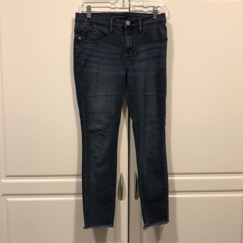 Rock & Republic jeans Women’s 8 Derek blue denim jean raw hem EUC